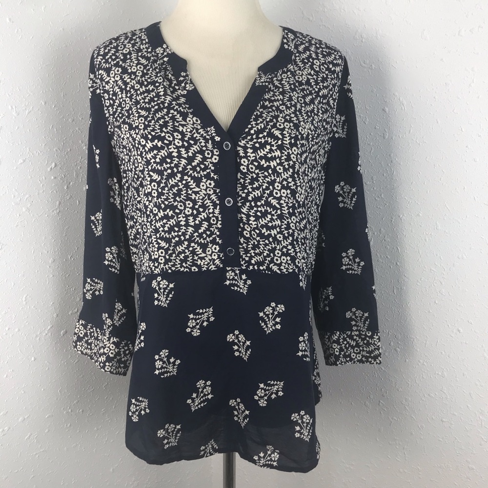Lucky Floral Navy Button Front Top Size Small